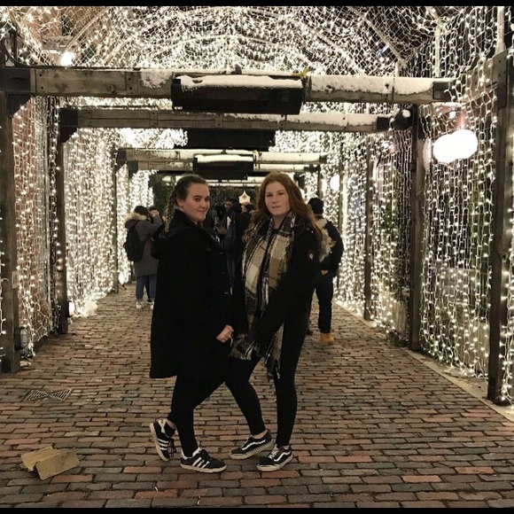 Meet your Posher, Aimee - Picture 1 of 1